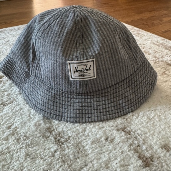 Herschel Supply Company ‘Henderson’ Bucket Hat Charcoal striped S/M Streetwear - Picture 2 of 8